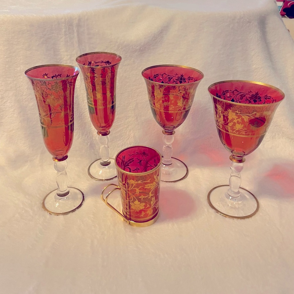 5 pc set….2 flutes / 2 wine / 1 coffee